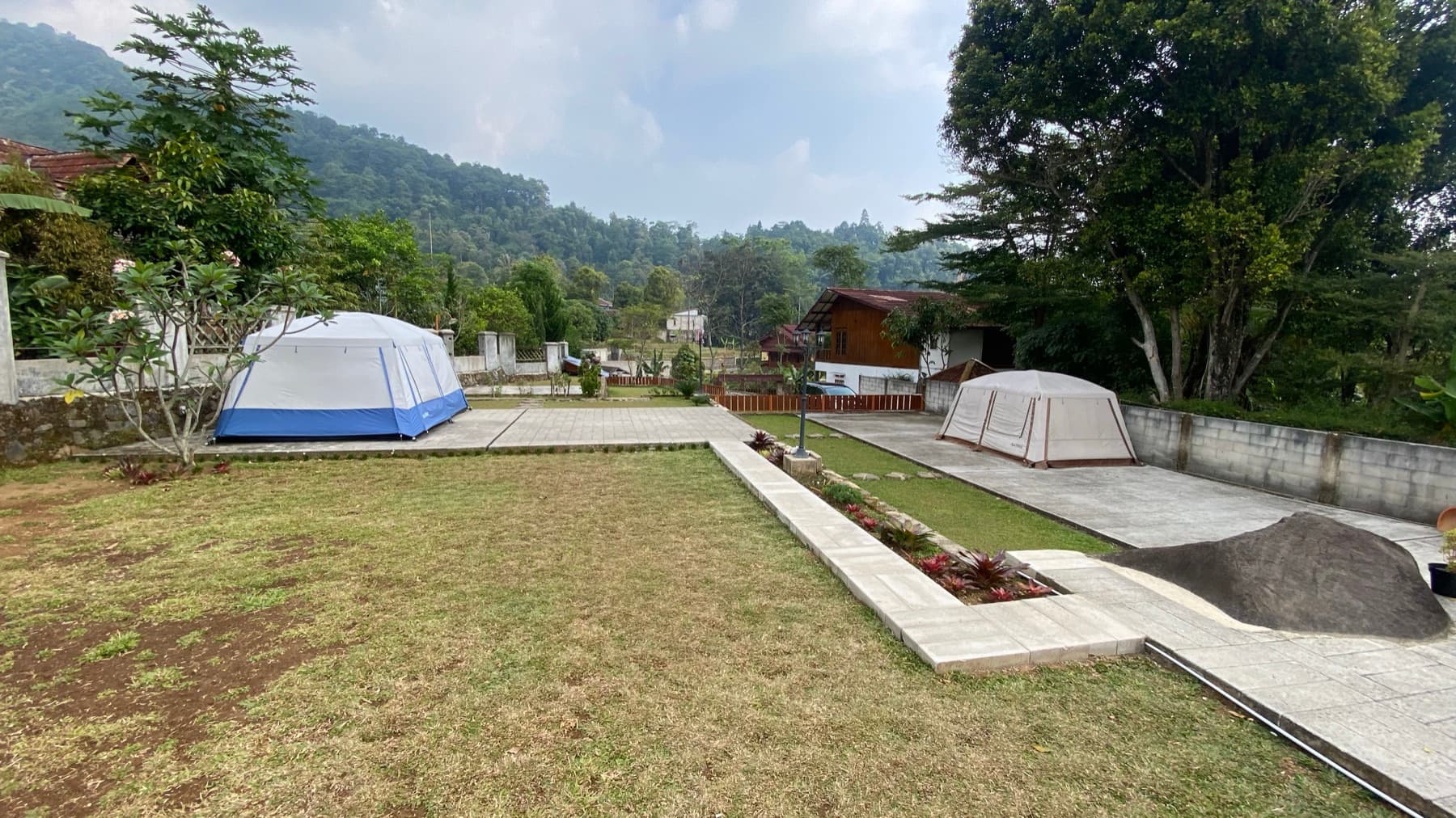 Suasana Villa Anggrek